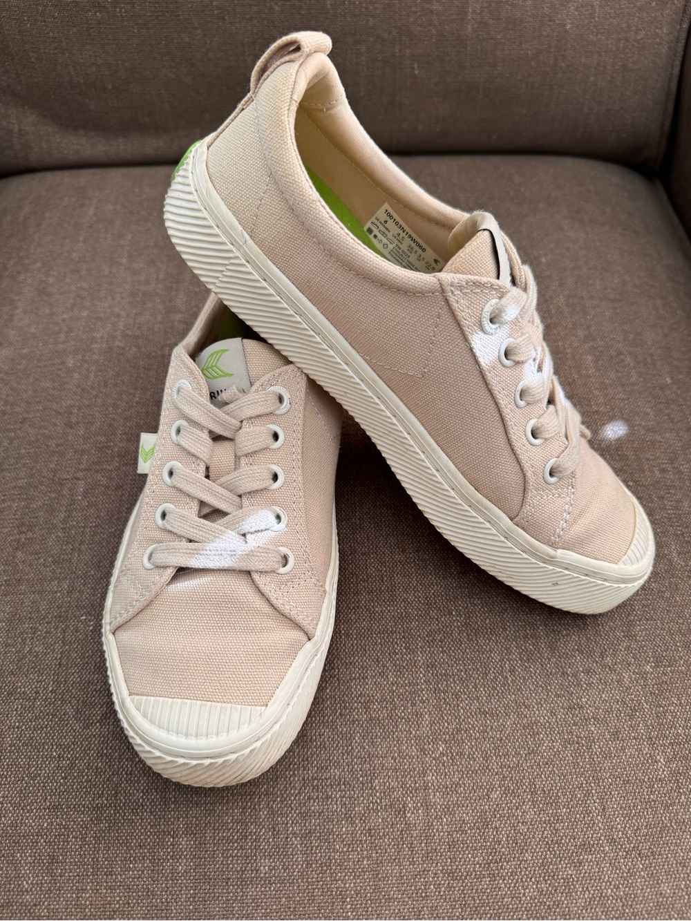 Cariuma x Pantone OCA Low Canvas Sneakers